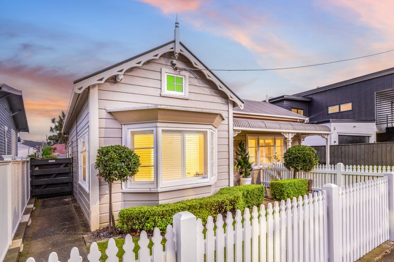 18 Cuba Street, Petone, Lower Hutt - Carousel 1