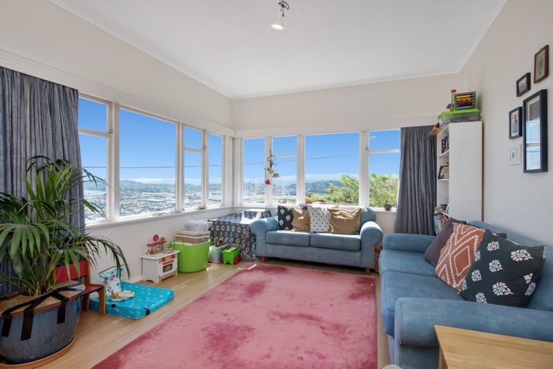 14 View Road, Houghton Bay, Wellington - Carousel 2