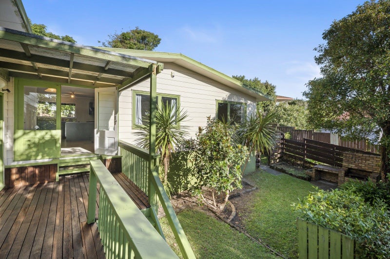 10 Bain Place, Bucklands Beach, Auckland - Carousel 2