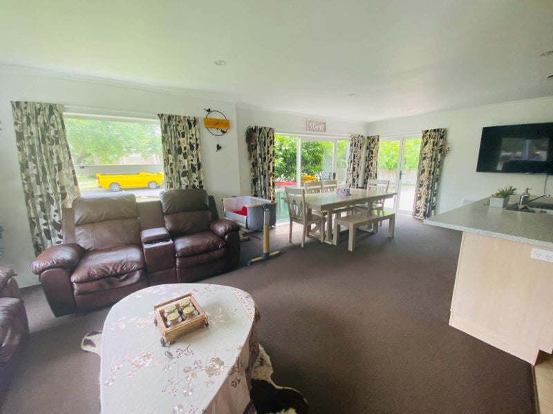 15 Poaka Avenue, Takanini, Auckland - Carousel 2