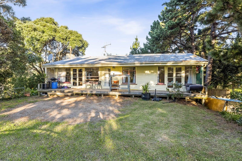 90 Raumati Road, Raumati Beach, Paraparaumu - Carousel 1