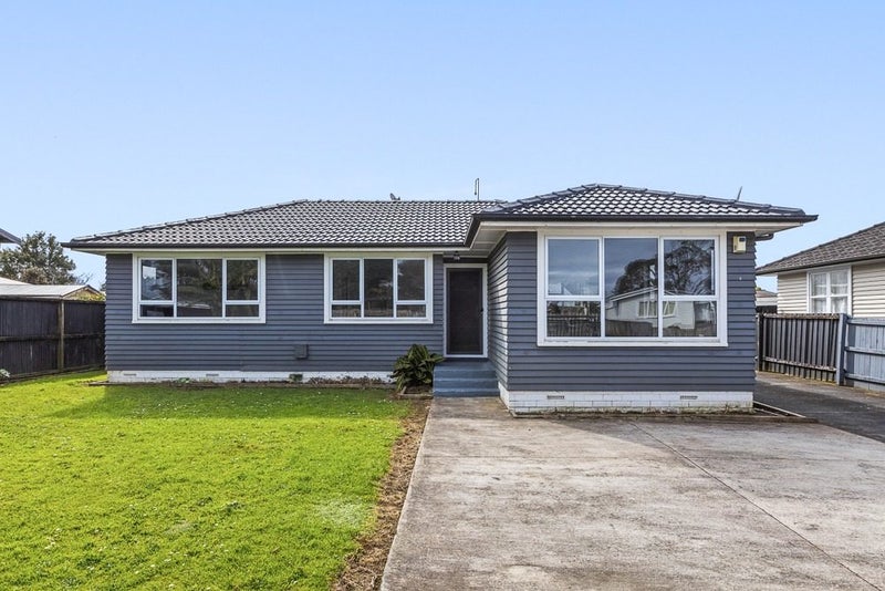 29 Lavinia Crescent, Mangere East, Auckland - Carousel 1