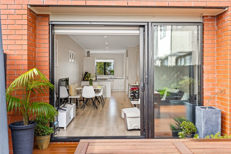 14 Peihana Road, Hobsonville, Auckland - Carousel 2