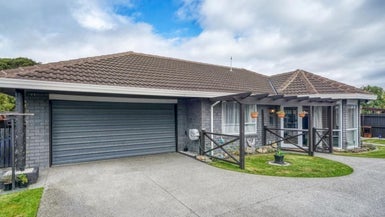 2/11 Beauford Place, Parklands, Christchurch - Carousel 1