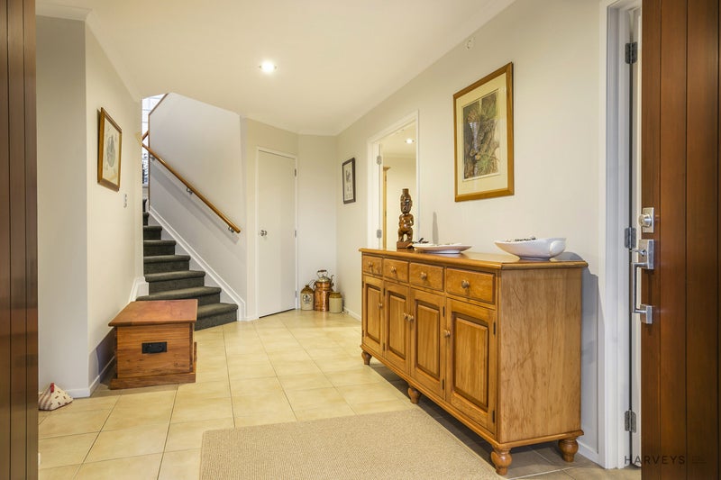 2C Highland Avenue, Titirangi, Auckland - Carousel 2