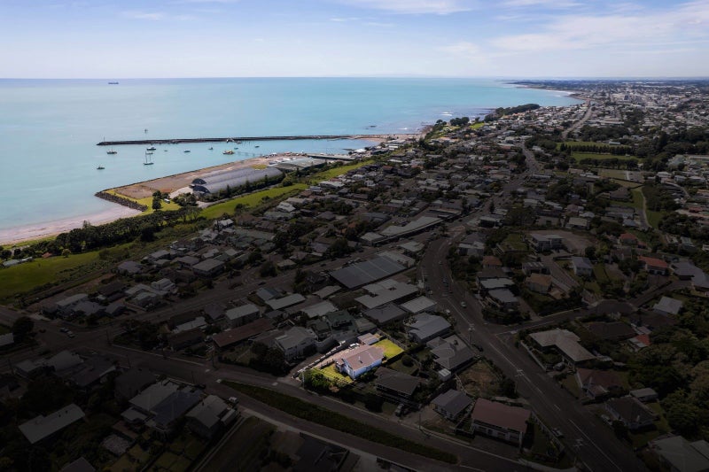 29 Bayly Road, Moturoa, New Plymouth - Carousel 2