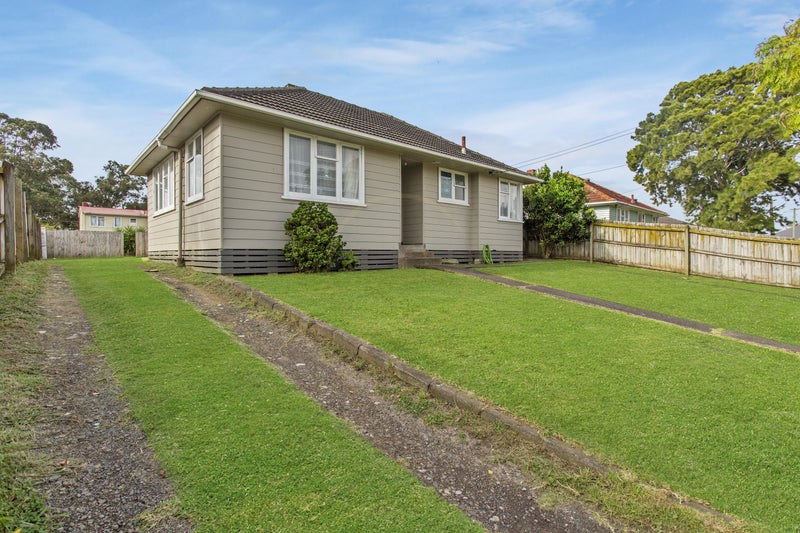 16 Clarkson Crescent, Otara, Auckland - Carousel 2