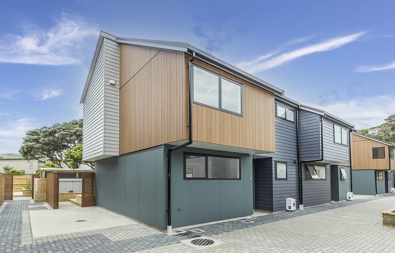 2/69 Darlington Road, Miramar, Wellington - Carousel 1