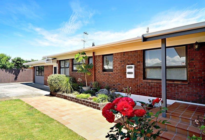 12 Buckingham Crescent, Manukau, Auckland - Carousel 1