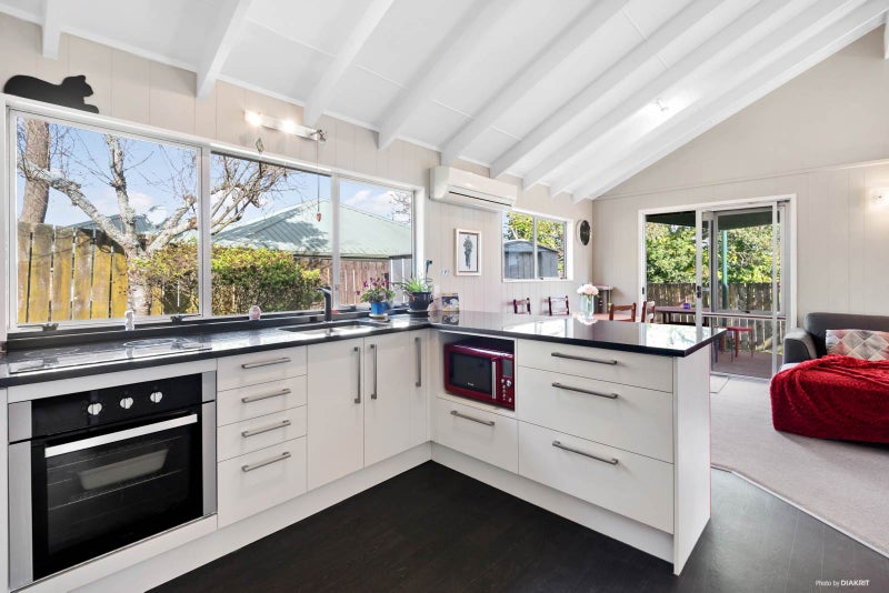 8/89A Royal Road, Massey, Auckland - Carousel 2