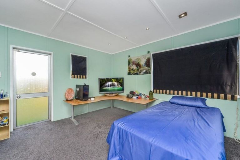 31 Southsea Crescent, Silverdale, Hamilton - Carousel 13