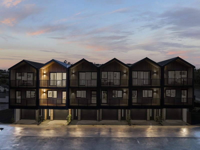 5/47 Taipari Road, Te Atatu Peninsula, Auckland - Carousel 2