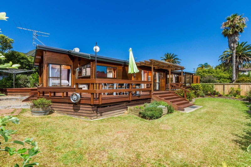 106 Caribbean Drive, Unsworth Heights, Auckland - Carousel 2