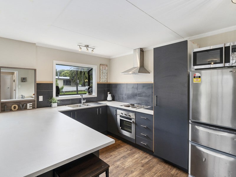 3 Newton Place, Westbrook, Palmerston North - Carousel 2