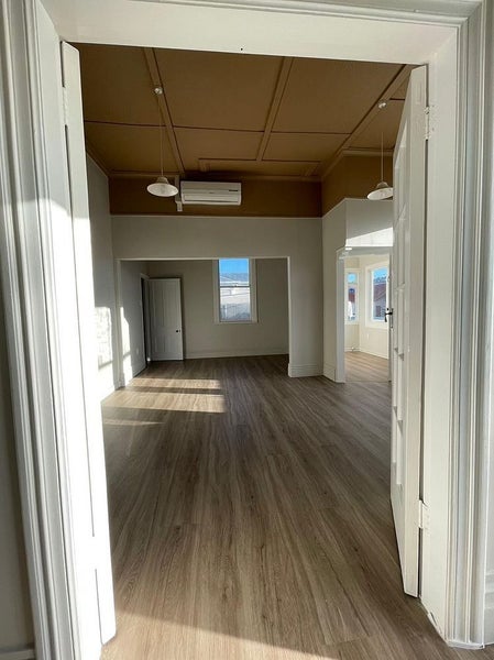 27 Bolton Street, Petone, Lower Hutt - Carousel 13