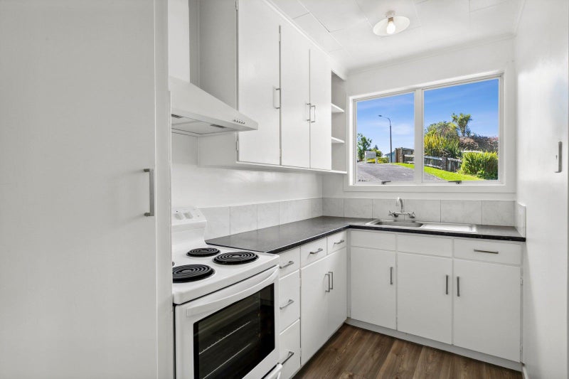 3/8A Hood Place, Spotswood, New Plymouth - Carousel 2