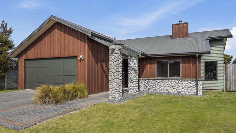 8 The Circle, Nukuhau, Taupo - Carousel 1