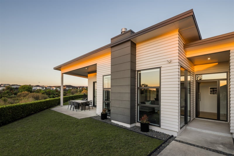 10 Vanquish Place, Flagstaff, Hamilton - Carousel 1