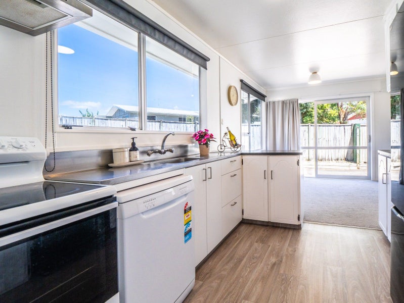 48 Sole Avenue, Bell Block, New Plymouth - Carousel 2