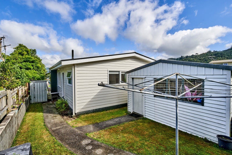 1/7 Helvetia Grove, Naenae, Lower Hutt - Carousel 15