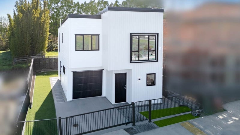 49 Whiteywood Street, Westgate, Auckland - Carousel 1