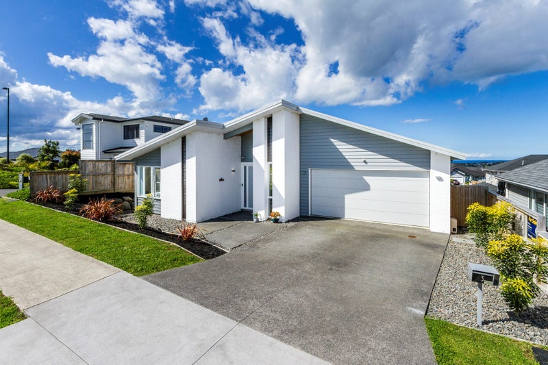 3 Percival Lane, Silverdale, Silverdale - Carousel 1
