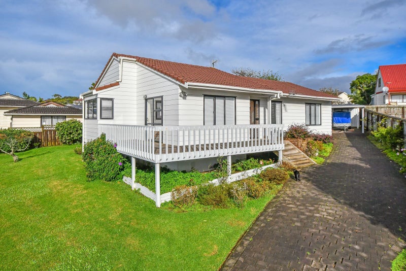 4 Greenstone Place, Clover Park, Auckland - Carousel 2