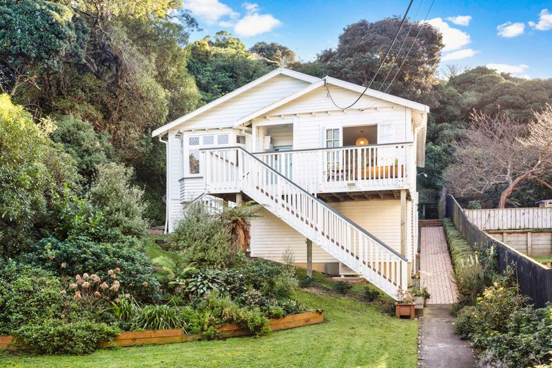 7 Busaco Road, Hataitai, Wellington - Carousel 1