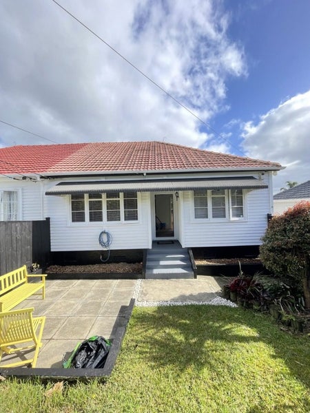 19 Hadfield Avenue, Waterview, Auckland - Carousel 15