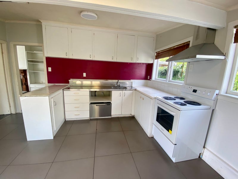 10 Regina Street, Westmere, Auckland - Carousel 1