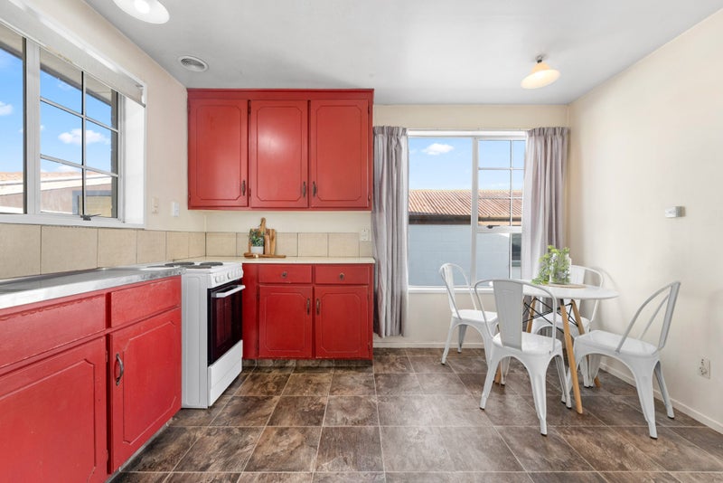 1/12 Shetland Street, Woolston, Christchurch - Carousel 2