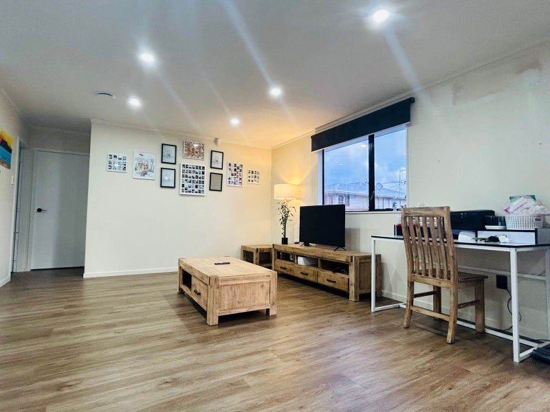 2/12 Greenhaven Avenue, Papakura, Auckland - Carousel 2