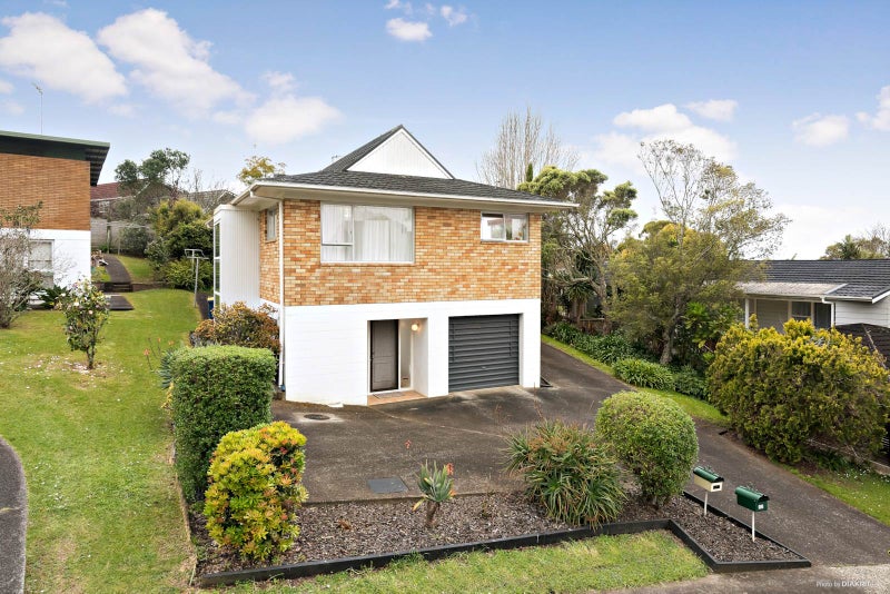 1/13 Gretel Place, Hillcrest, Auckland - Carousel 1