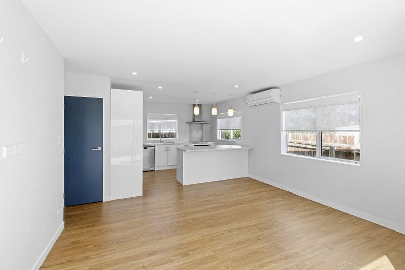 5A Balmain Street, Newlands, Wellington - Carousel 2
