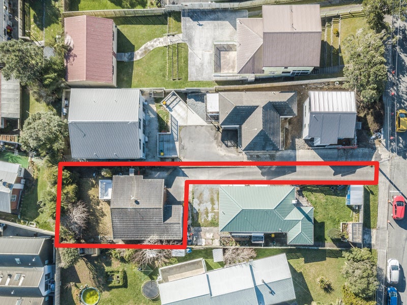 11B Warrington Grove, Newlands, Wellington - Carousel 19