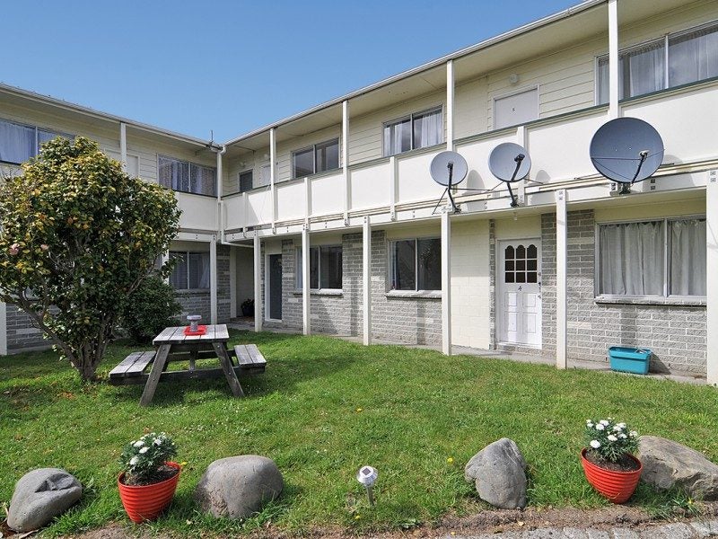 7/19 PIRIE CRES, MOERA, LOWER HUTT - Carousel 1