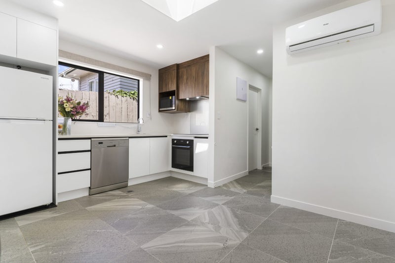 7/10 Alan Avenue, Henderson, Auckland - Carousel 1