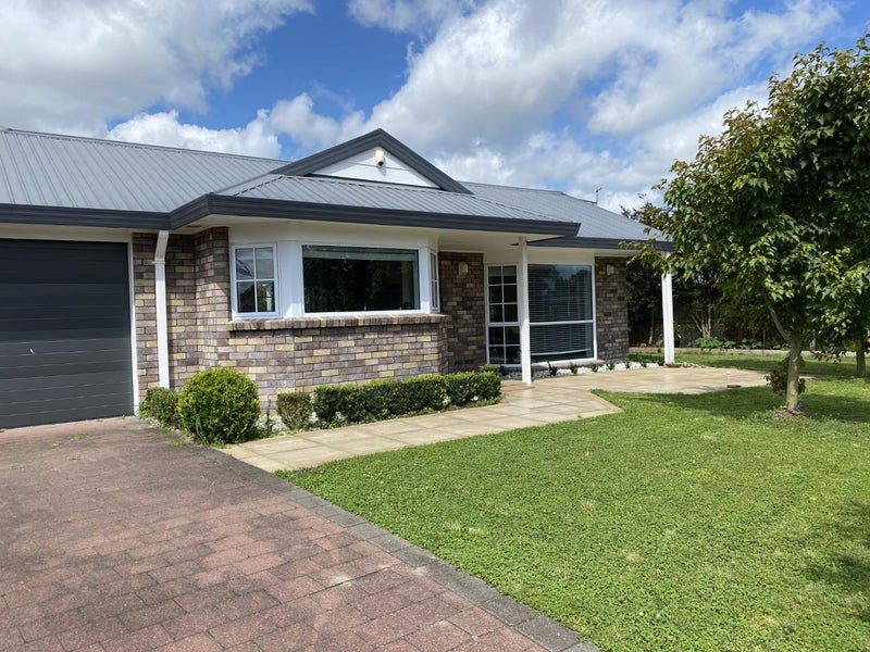 32 Harrowfield Drive, Harrowfield, Hamilton - Carousel 1