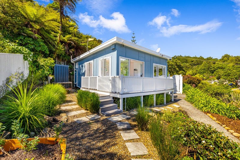18 Foster Avenue, Huia, Auckland - Carousel 2