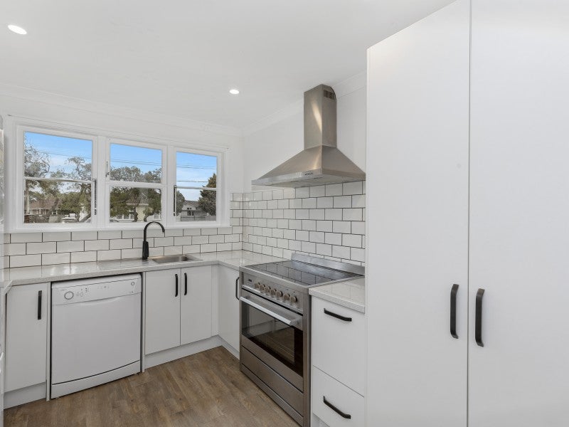 2 Biddle Crescent, Taita, Lower Hutt - Carousel 1