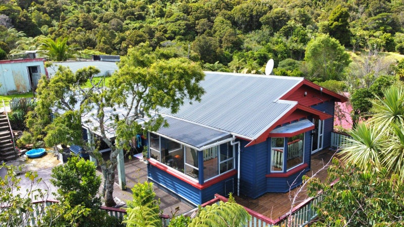 7 Ashmore Avenue, Cobden, Greymouth - Carousel 1