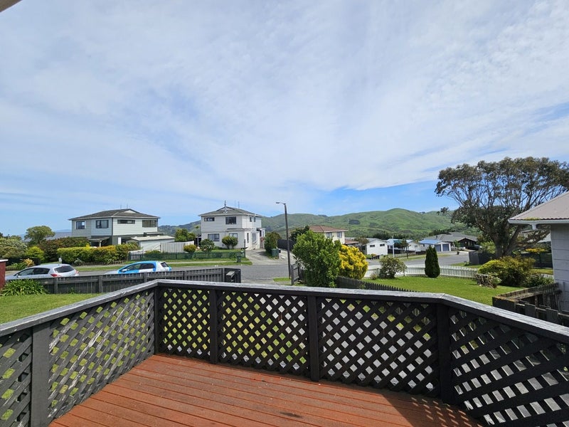 12 Outram Grove, Kelson, Lower Hutt - Carousel 2