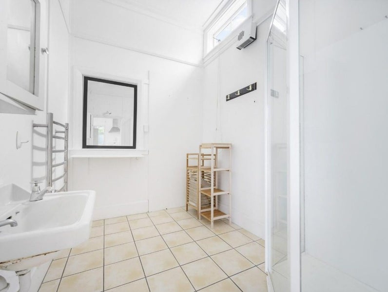 54 Roxburgh St, Mount Victoria, Wellington - Carousel 8