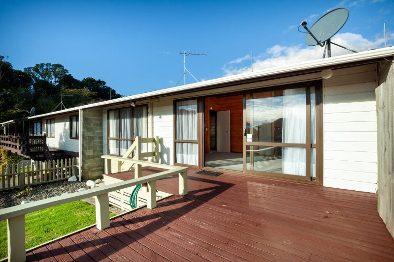 2/14 Ambury Place, Merrilands, New Plymouth - Carousel 1