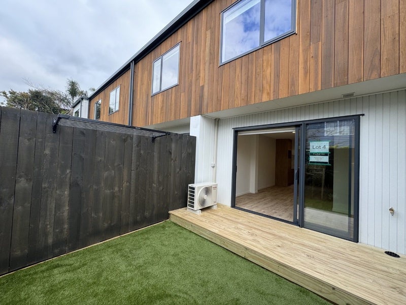 4/169 Beach Haven Road, Beach Haven, Auckland - Carousel 1