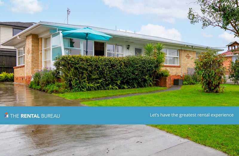 26 Barron Drive, Green Bay, Auckland - Carousel 1
