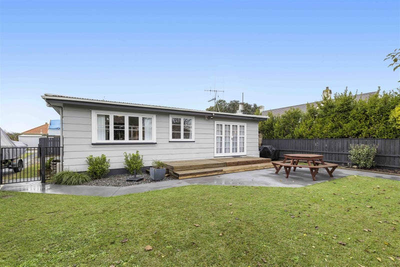 1064 Heaphy Terrace, Fairfield, Hamilton - Carousel 18