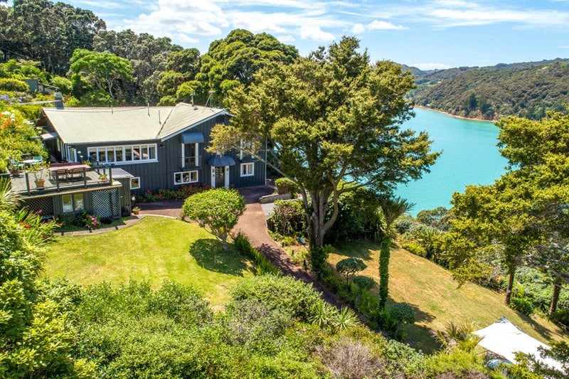 156 Wharf Road, Ostend, Waiheke Island - Carousel 1