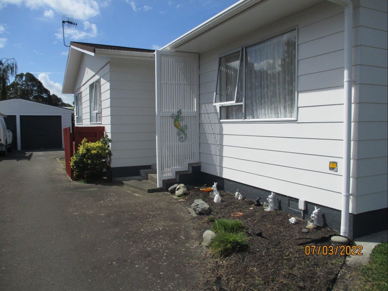10 Lane Place, Awapuni, Palmerston North - Carousel 11