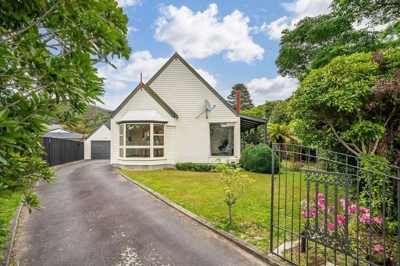 3 Mcenroe Grove, Naenae, Lower Hutt - Carousel 1